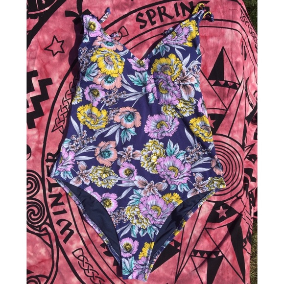 NWT Jessica Simpson One Piece Floral Swimsuit - Picture 1 of 6